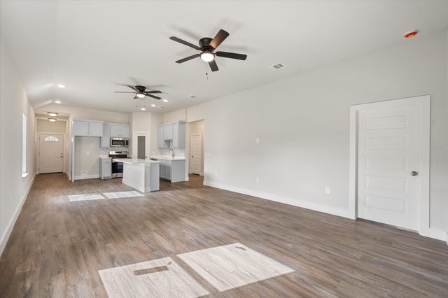 1206 E 11th, Corsicana, TX 75110