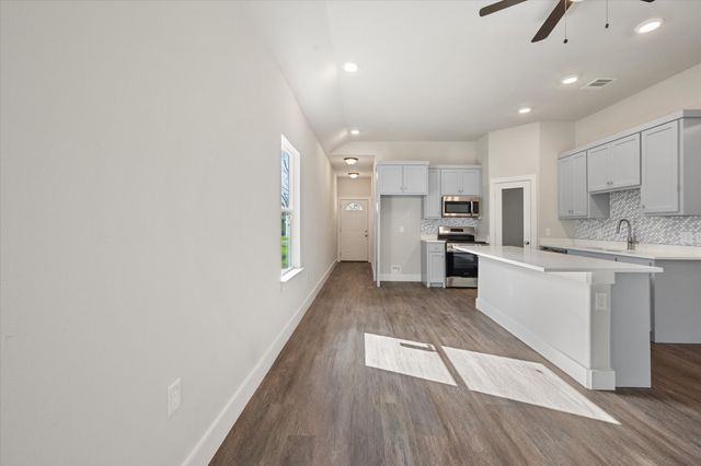 1206 E 11th, Corsicana, TX 75110