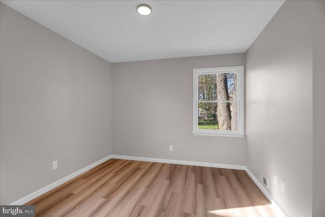 39 ARGYLE AVE, Blackwood, NJ 08012