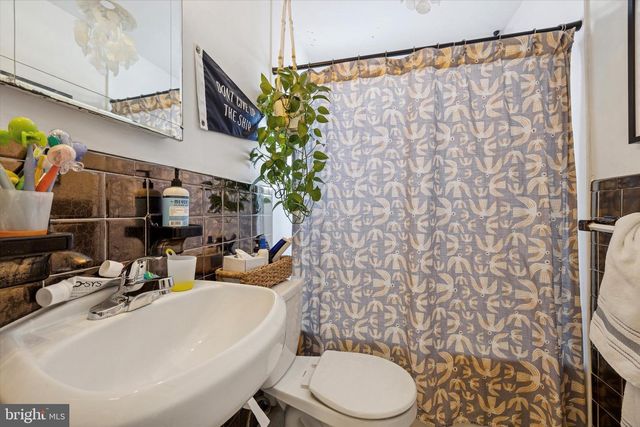 2210 BRADMOOR RD, Wilmington, DE 19803