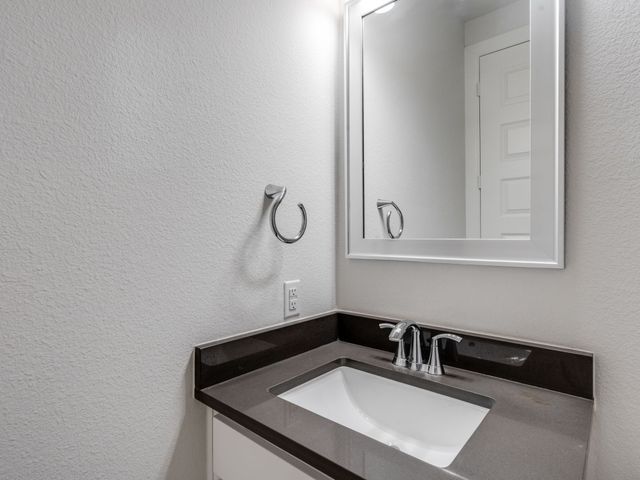 4913 Broadway Drive, Plano, TX 75024