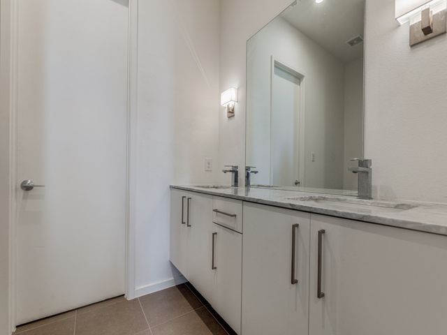 1514 N Washington 105, Dallas, TX 75204