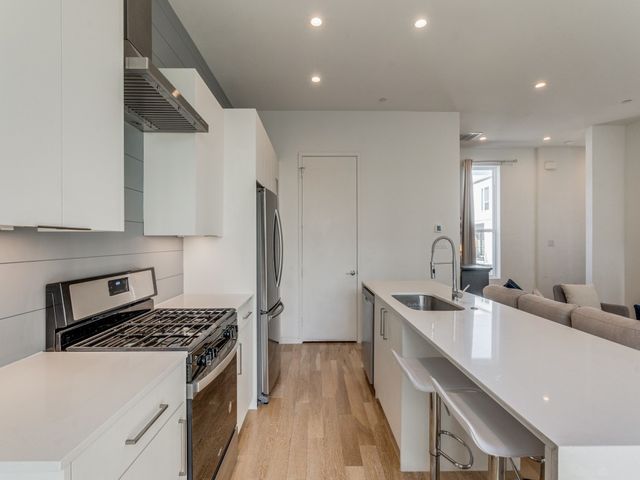 1514 N Washington 105, Dallas, TX 75204