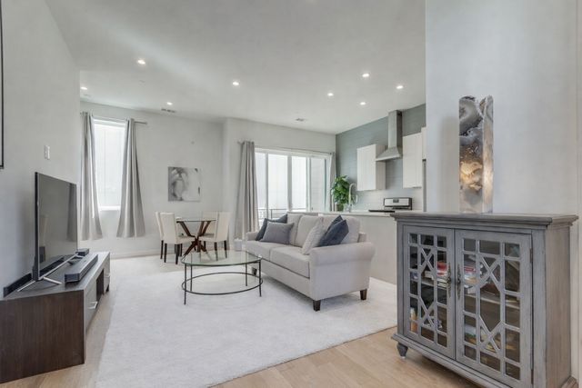 1514 N Washington 105, Dallas, TX 75204