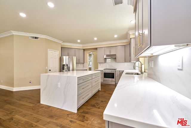 20871 Oakdale Lane, Riverside, CA 92508