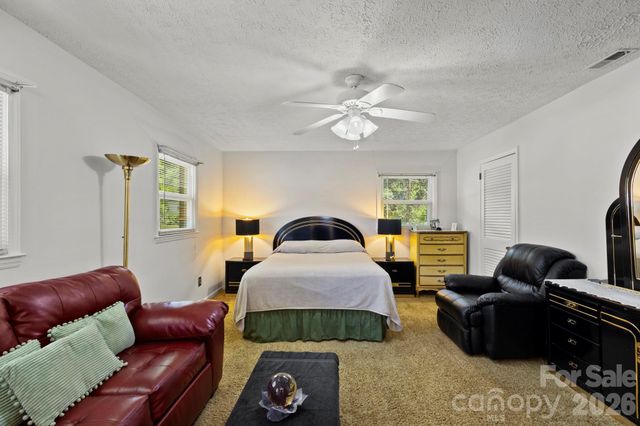 3326 Dunaire Drive, Charlotte, NC 28205