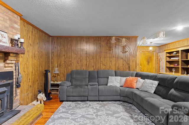 3326 Dunaire Drive, Charlotte, NC 28205