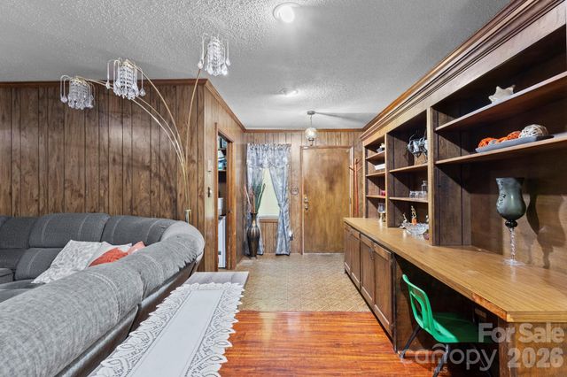 3326 Dunaire Drive, Charlotte, NC 28205