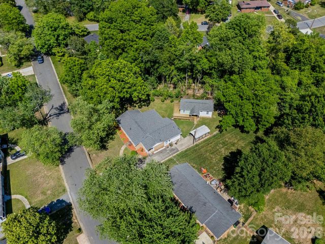 3326 Dunaire Drive, Charlotte, NC 28205