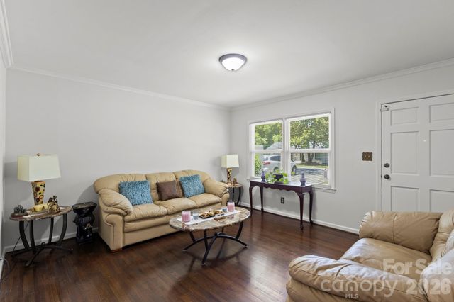 3326 Dunaire Drive, Charlotte, NC 28205