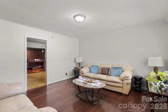 3326 Dunaire Drive, Charlotte, NC 28205