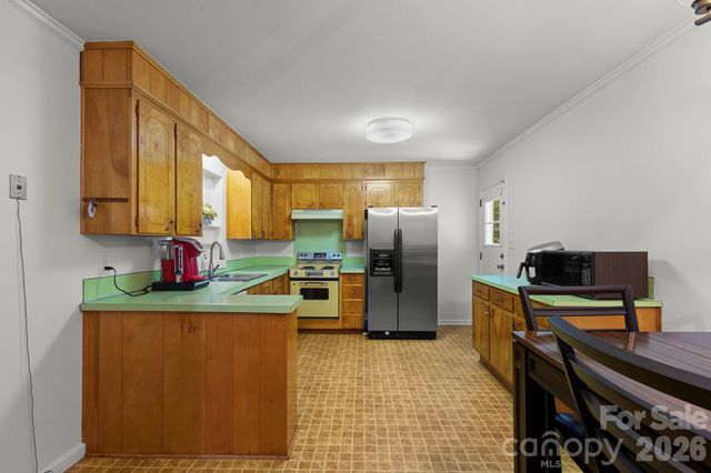 3326 Dunaire Drive, Charlotte, NC 28205