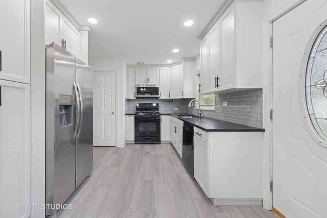 8800 44th Place, Brookfield, IL 60513