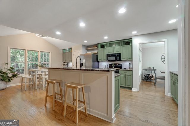 115 Glen Holly Drive, Roswell, GA 30076
