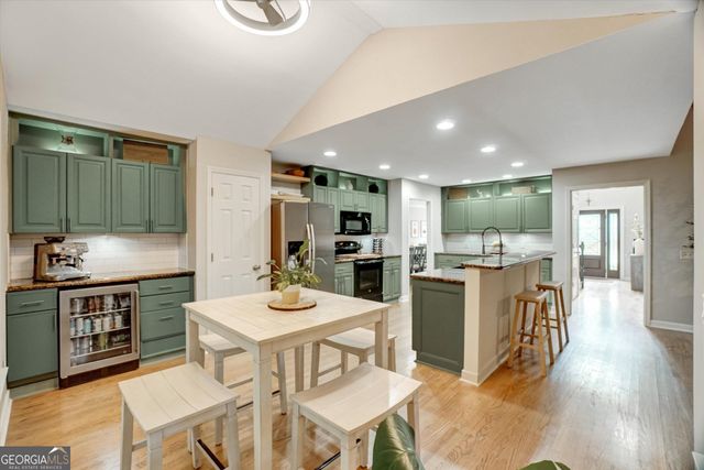 115 Glen Holly Drive, Roswell, GA 30076