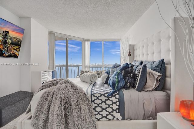 7601 E Treasure Dr 2421, North Bay Village, FL 33141