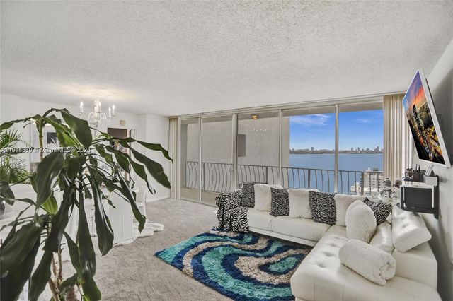 7601 E Treasure Dr 2421, North Bay Village, FL 33141