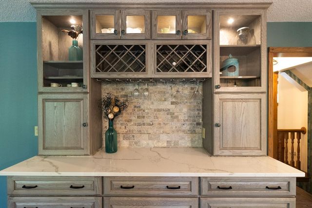 8610 Valley View Court, Chanhassen, MN 55317