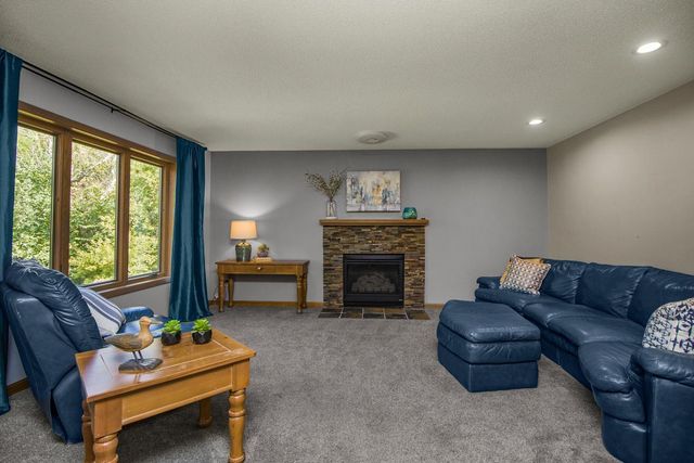 8610 Valley View Court, Chanhassen, MN 55317