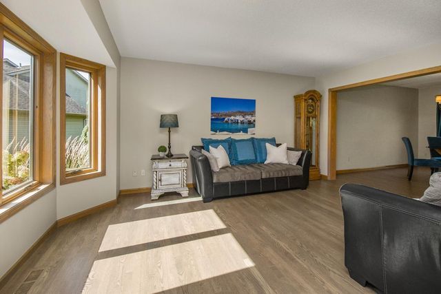 8610 Valley View Court, Chanhassen, MN 55317