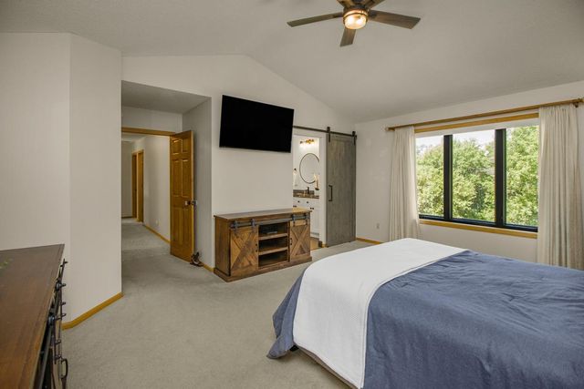 8610 Valley View Court, Chanhassen, MN 55317
