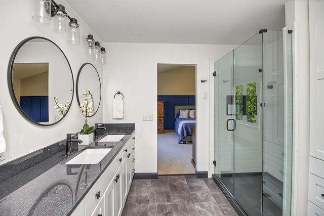 8610 Valley View Court, Chanhassen, MN 55317
