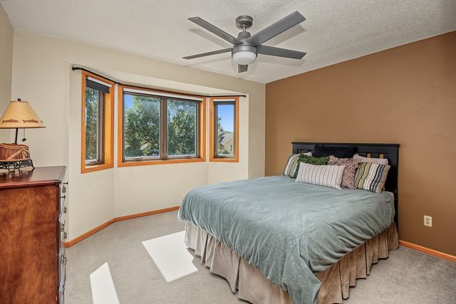 8610 Valley View Court, Chanhassen, MN 55317