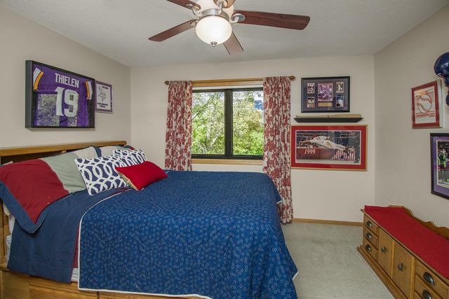 8610 Valley View Court, Chanhassen, MN 55317