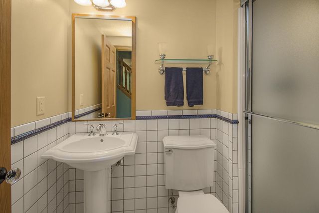8610 Valley View Court, Chanhassen, MN 55317