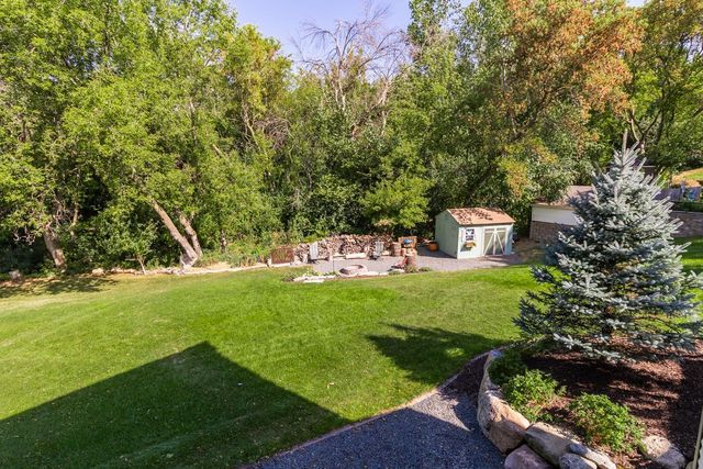 8610 Valley View Court, Chanhassen, MN 55317