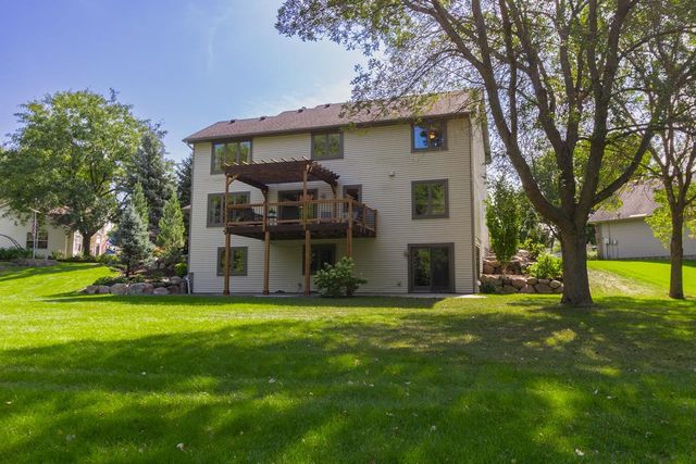 8610 Valley View Court, Chanhassen, MN 55317