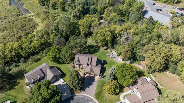 8610 Valley View Court, Chanhassen, MN 55317