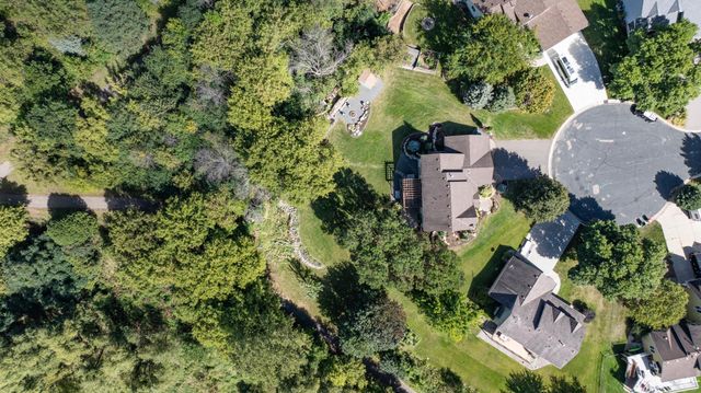 8610 Valley View Court, Chanhassen, MN 55317