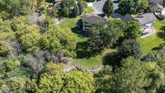8610 Valley View Court, Chanhassen, MN 55317