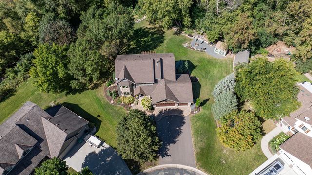 8610 Valley View Court, Chanhassen, MN 55317
