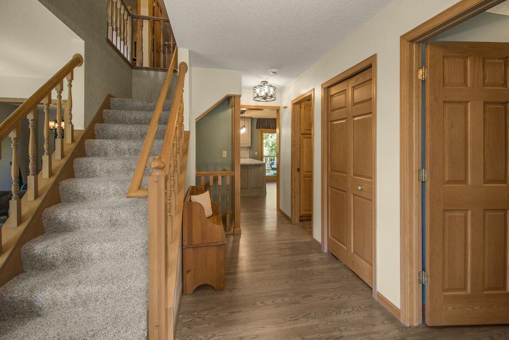 8610 Valley View Court, Chanhassen, MN 55317 — photo 5