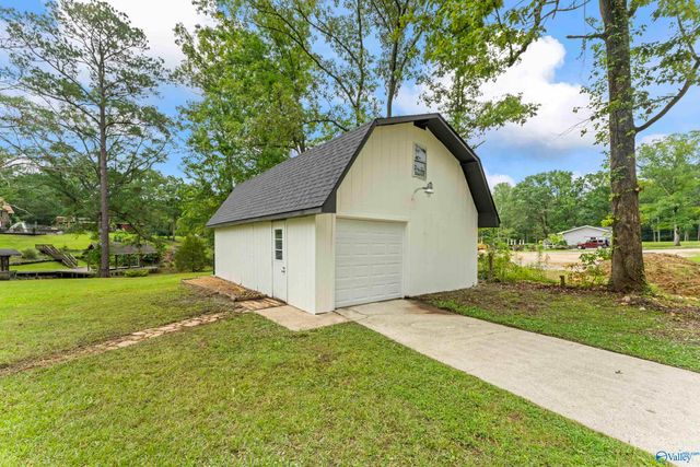 51 W Aqua Vista Drive, Gadsden, AL 35901