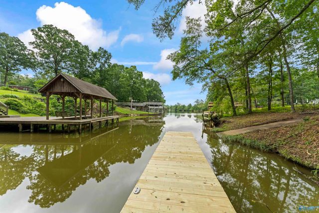 51 W Aqua Vista Drive, Gadsden, AL 35901