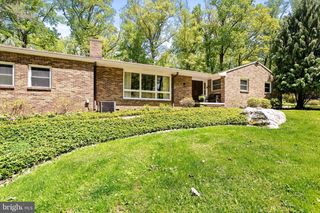 98 SNYDERTOWN RD, Hopewell, NJ 08525
