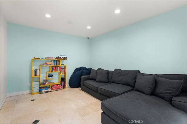 18841 Pasadero Drive, Tarzana, CA 91356