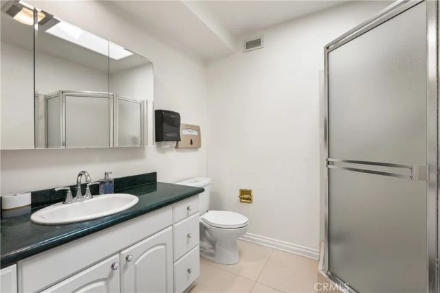 18841 Pasadero Drive, Tarzana, CA 91356