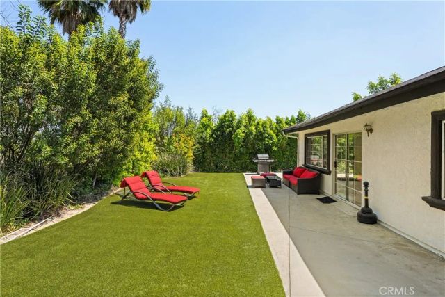 18841 Pasadero Drive, Tarzana, CA 91356