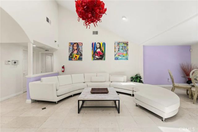 18841 Pasadero Drive, Tarzana, CA 91356