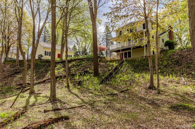 1081 E Tienken Road N, Rochester Hills, MI 48306