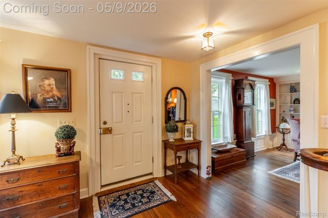 1081 E Tienken Road N, Rochester Hills, MI 48306