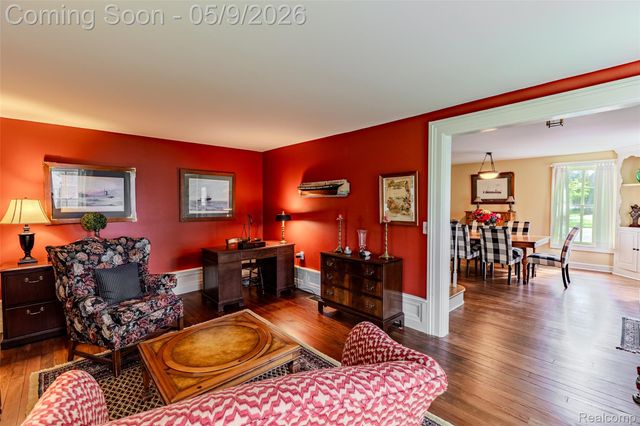 1081 E Tienken Road N, Rochester Hills, MI 48306