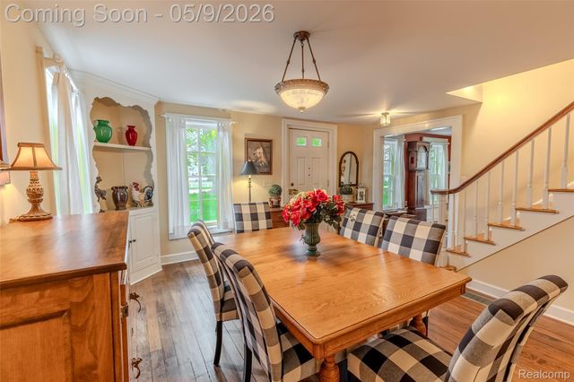 1081 E Tienken Road N, Rochester Hills, MI 48306