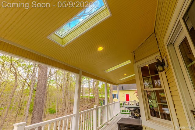 1081 E Tienken Road N, Rochester Hills, MI 48306