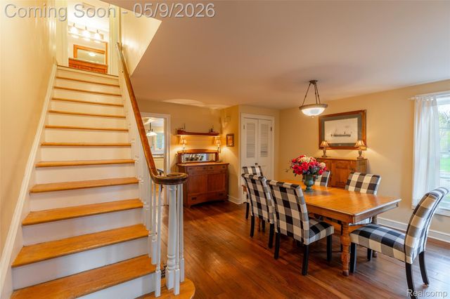 1081 E Tienken Road N, Rochester Hills, MI 48306