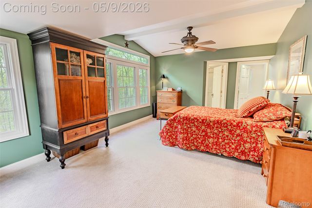 1081 E Tienken Road N, Rochester Hills, MI 48306